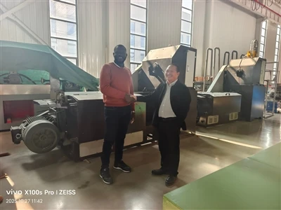 Hebei Hylite Machinery Co., LTD. از مشتریان برای بازدید از کارخانه استقبال می...